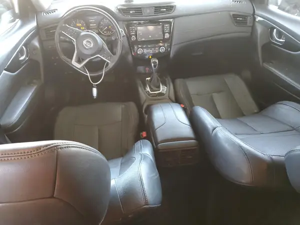 JN8AT2MT0HW148111 2017 NISSAN ROGUE - Image 8
