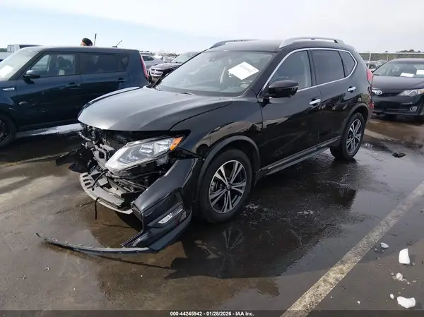 JN8AT2MT0HW150473 2017 NISSAN ROGUE - Image 2