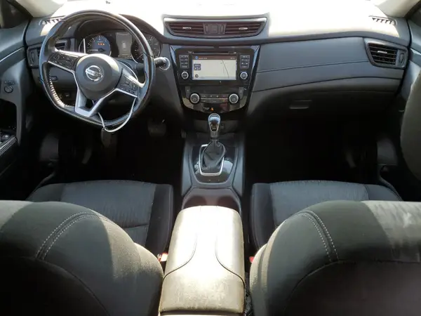 JN8AT2MT0HW150831 2017 NISSAN ROGUE - Image 8