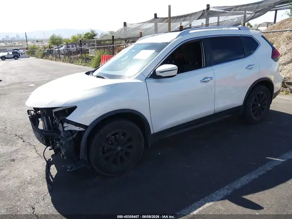 JN8AT2MT0HW151364 2017 NISSAN ROGUE - Image 2