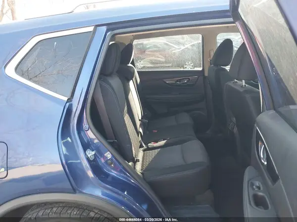 JN8AT2MT0HW151610 2017 NISSAN ROGUE - Image 8
