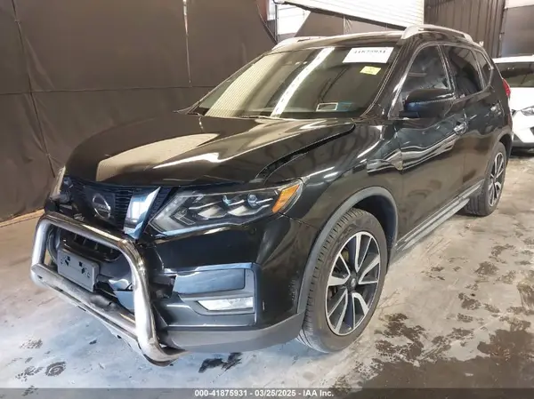 JN8AT2MT0HW152451 2017 NISSAN ROGUE - Image 2
