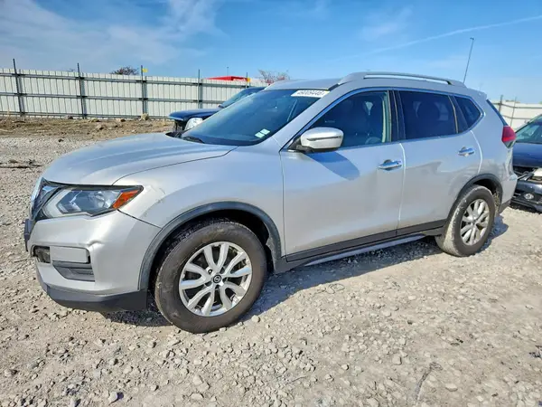 JN8AT2MT0HW152675 2017 NISSAN ROGUE - Image 1