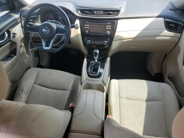 JN8AT2MT0HW153082 2017 NISSAN ROGUE - Image 8