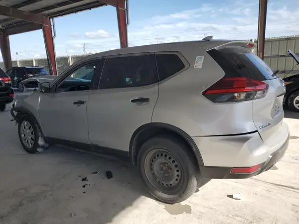 JN8AT2MT0HW380014 2017 NISSAN ROGUE - Image 2