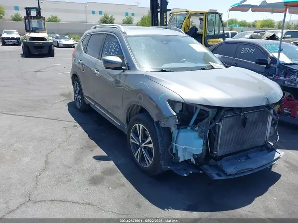 JN8AT2MT0HW380286 2017 NISSAN ROGUE - Image 1