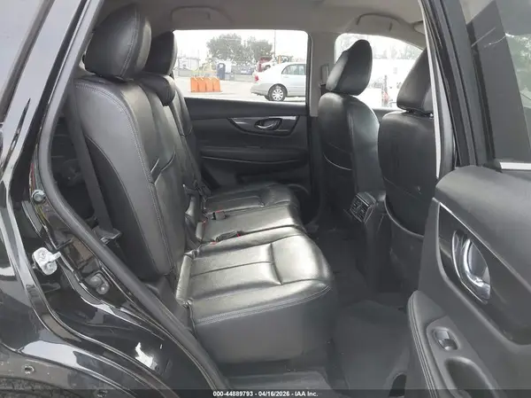 JN8AT2MT0HW382412 2017 NISSAN ROGUE - Image 8