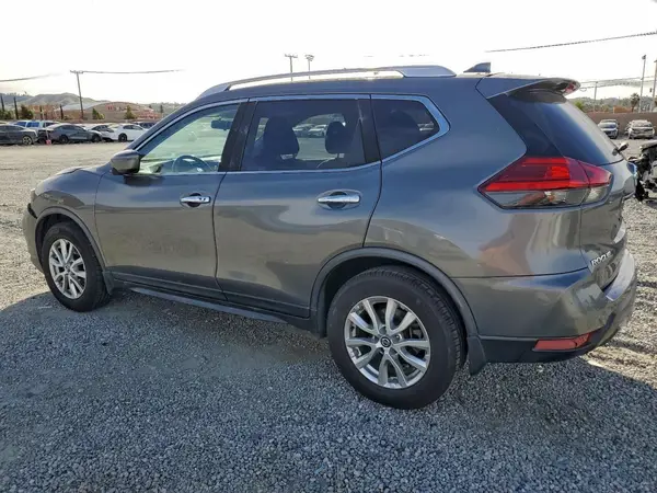 JN8AT2MT0HW383768 2017 NISSAN ROGUE - Image 2