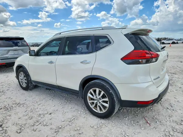 JN8AT2MT0HW385326 2017 NISSAN ROGUE - Image 2