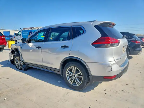 JN8AT2MT0HW386461 2017 NISSAN ROGUE - Image 2