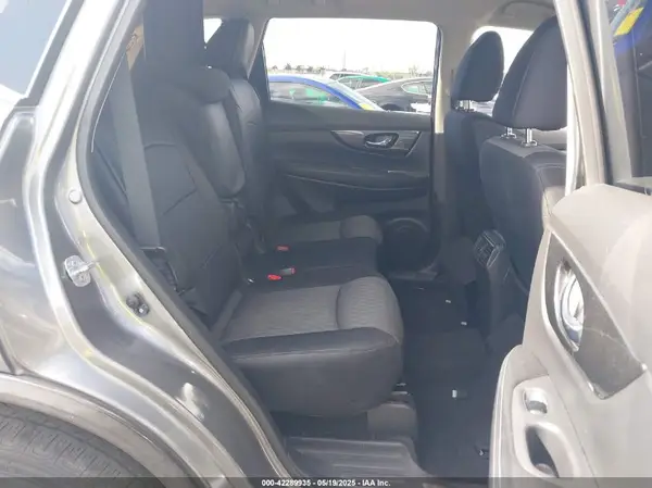 JN8AT2MT0HW388730 2017 NISSAN ROGUE - Image 8