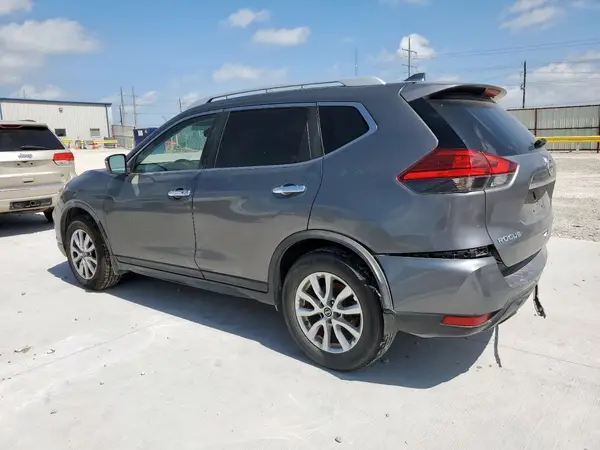JN8AT2MT0HW390087 2017 NISSAN ROGUE - Image 2