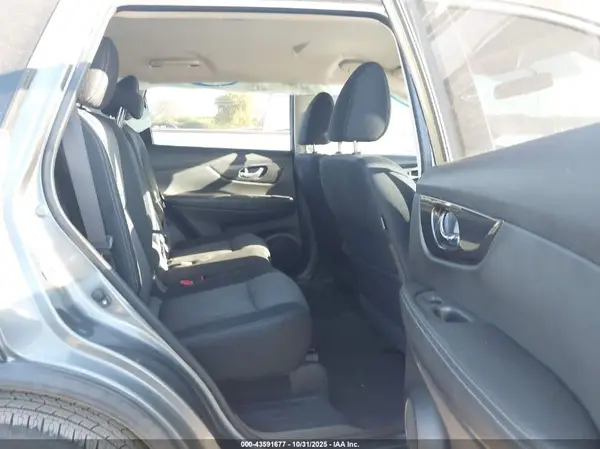 JN8AT2MT0HW391689 2017 NISSAN ROGUE - Image 8