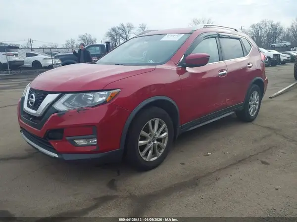 JN8AT2MT0HW393104 2017 NISSAN ROGUE - Image 2