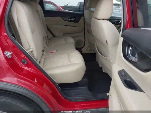 JN8AT2MT0HW393670 2017 NISSAN ROGUE - Image 8