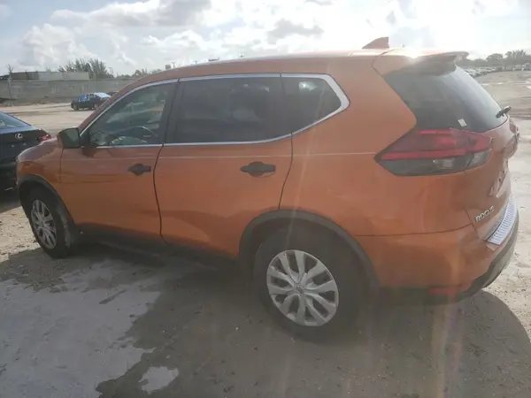 JN8AT2MT0HW394947 2017 NISSAN ROGUE - Image 2