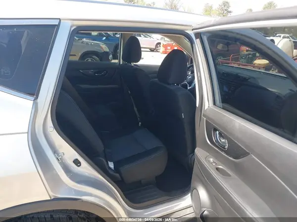 JN8AT2MT0HW396469 2017 NISSAN ROGUE - Image 8