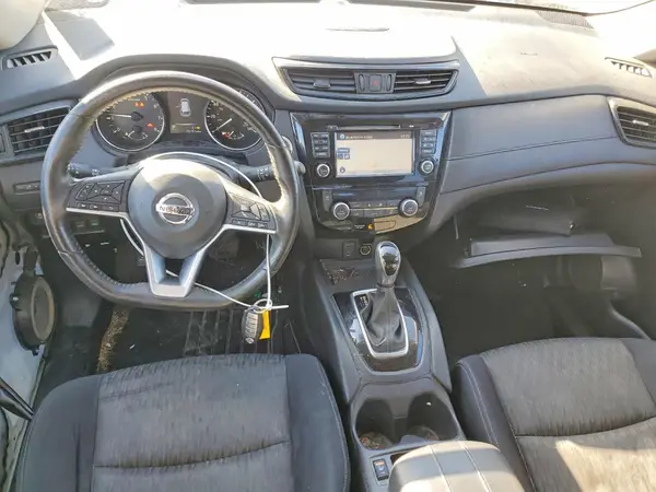 JN8AT2MT0HW400715 2017 NISSAN ROGUE - Image 8