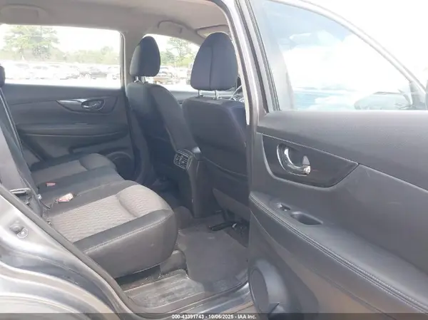 JN8AT2MT0HW401170 2017 NISSAN ROGUE - Image 8