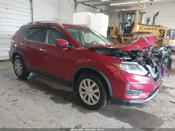 JN8AT2MT0HW402173 2017 NISSAN ROGUE - Image 1