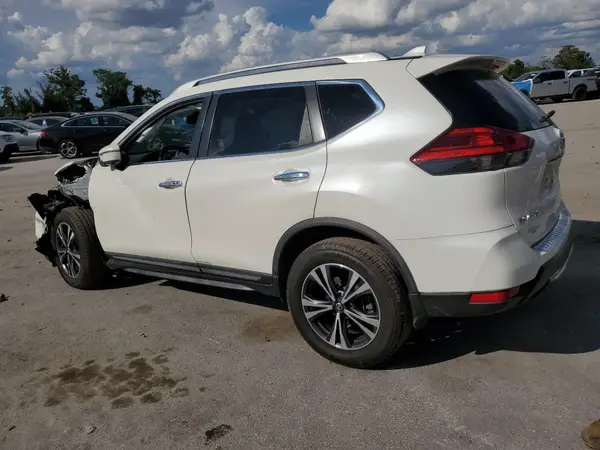 JN8AT2MT0HW404229 2017 NISSAN ROGUE - Image 2