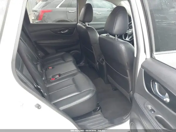 JN8AT2MT0HW404764 2017 NISSAN ROGUE - Image 8