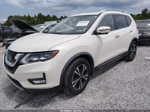 JN8AT2MT0HW405235 2017 NISSAN ROGUE - Image 2