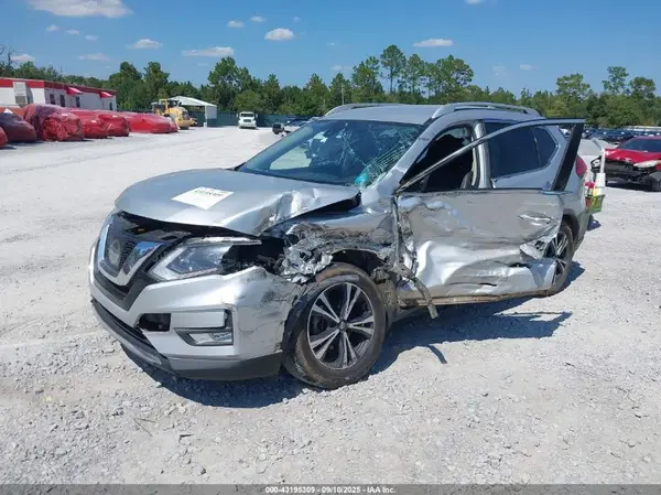JN8AT2MT0HW405431 2017 NISSAN ROGUE - Image 2