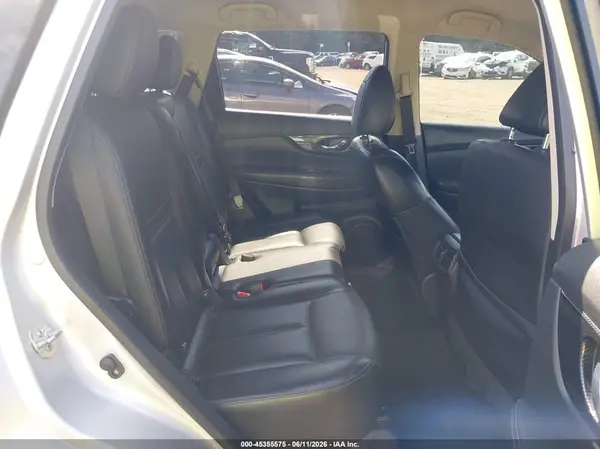 JN8AT2MT0HW407860 2017 NISSAN ROGUE - Image 8