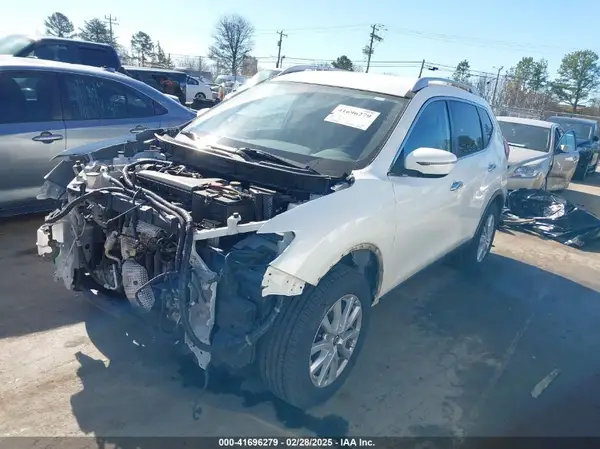 JN8AT2MT0JW453856 2018 NISSAN ROGUE - Image 2