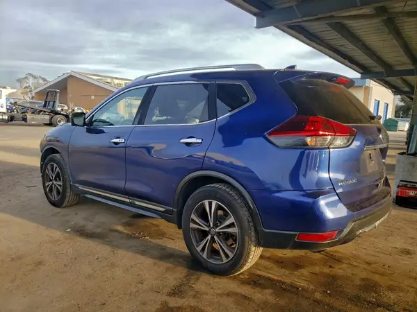JN8AT2MT0JW458085 2018 NISSAN ROGUE - Image 2