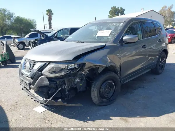 JN8AT2MT0JW459222 2018 NISSAN ROGUE - Image 2