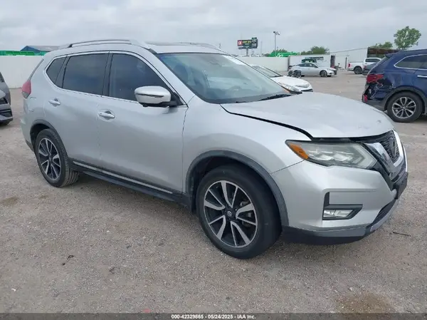 JN8AT2MT0JW460399 2018 NISSAN ROGUE - Image 1