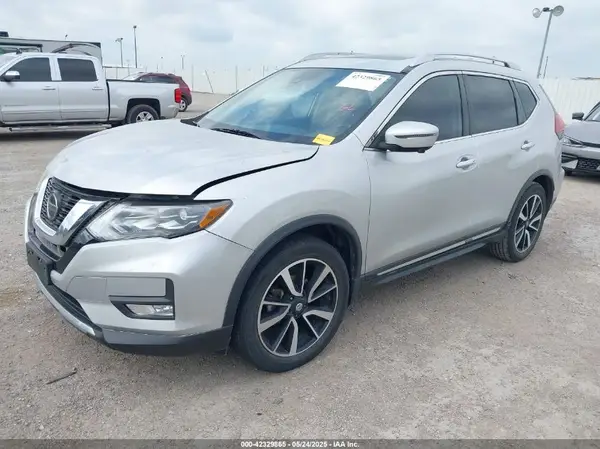 JN8AT2MT0JW460399 2018 NISSAN ROGUE - Image 2