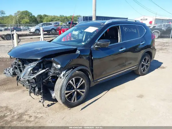 JN8AT2MT0JW460600 2018 NISSAN ROGUE - Image 2