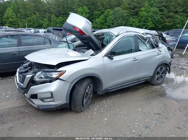 JN8AT2MT0JW461665 2018 NISSAN ROGUE - Image 2
