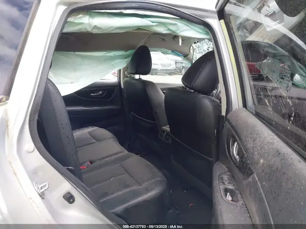 JN8AT2MT0JW461665 2018 NISSAN ROGUE - Image 8