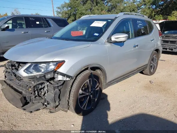 JN8AT2MT0JW464470 2018 NISSAN ROGUE - Image 2