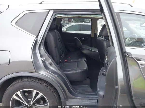 JN8AT2MT0JW464615 2018 NISSAN ROGUE - Image 8
