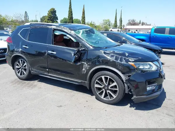 JN8AT2MT0JW467398 2018 NISSAN ROGUE - Image 1