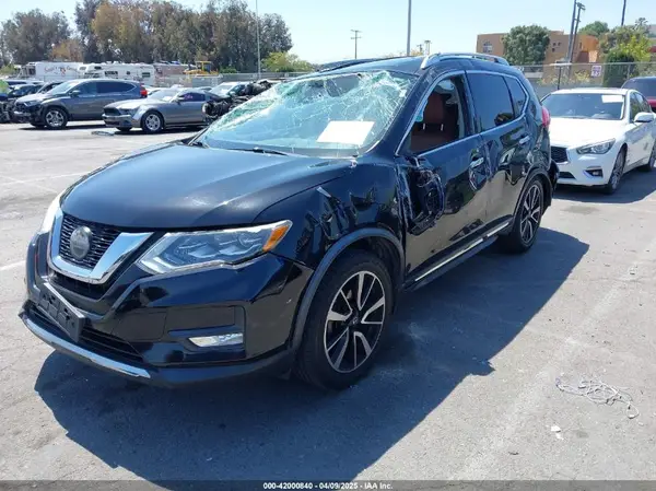 JN8AT2MT0JW467398 2018 NISSAN ROGUE - Image 2