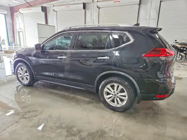 JN8AT2MT0JW469023 2018 NISSAN ROGUE - Image 2