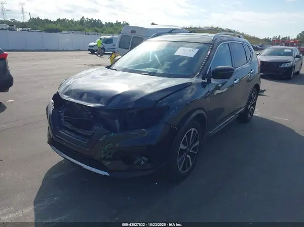 JN8AT2MT0JW469507 2018 NISSAN ROGUE - Image 2