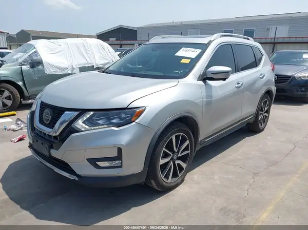 JN8AT2MT0JW470172 2018 NISSAN ROGUE - Image 2
