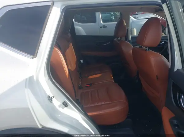 JN8AT2MT0JW485268 2018 NISSAN ROGUE - Image 8