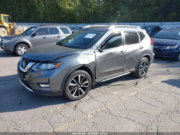 JN8AT2MT0JW486078 2018 NISSAN ROGUE - Image 2