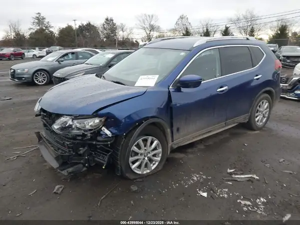JN8AT2MT0JW487473 2018 NISSAN ROGUE - Image 2