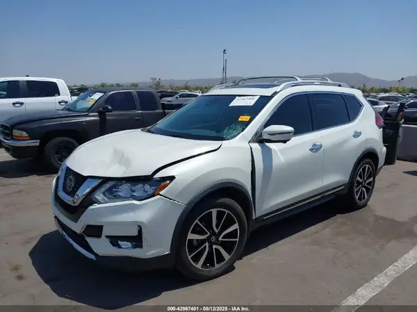 JN8AT2MT0JW489014 2018 NISSAN ROGUE - Image 2