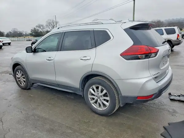 JN8AT2MT0JW490549 2018 NISSAN ROGUE - Image 2