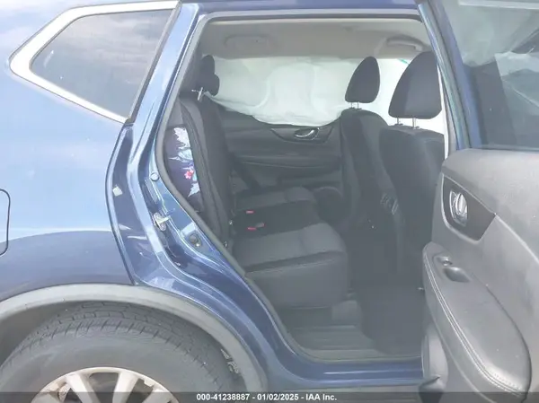 JN8AT2MT0JW492379 2018 NISSAN ROGUE - Image 8